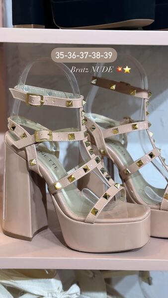 TIPO BRATZ VALENTINO NUDE